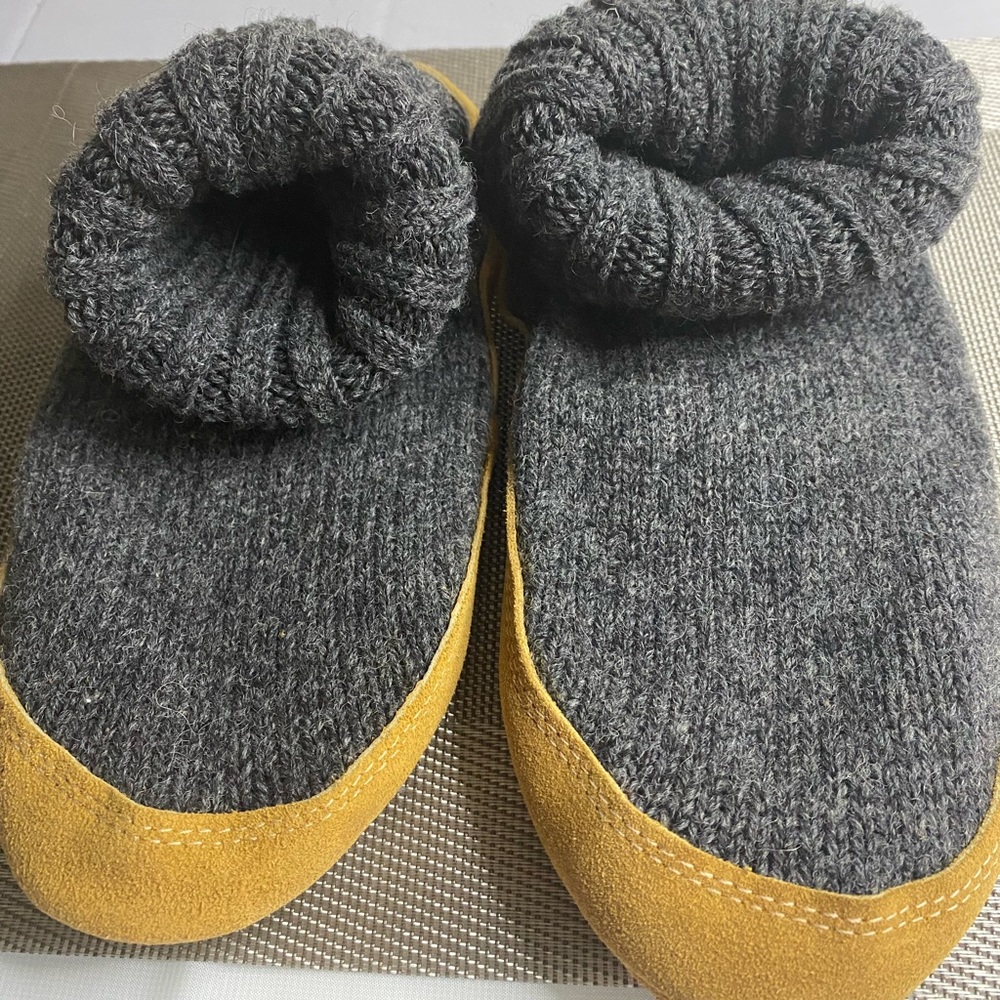 Bedroom Slippers Knee High J Crew Yarn Moccasins Women's Shoes Size 5,5-7
